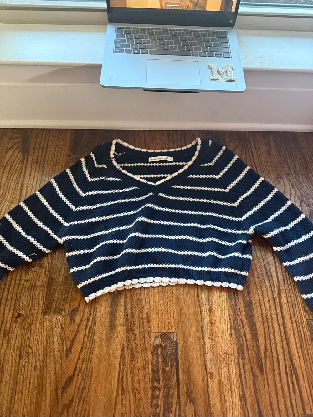 Striped V-Neck Cropped Sweater - Navy & White Altared state